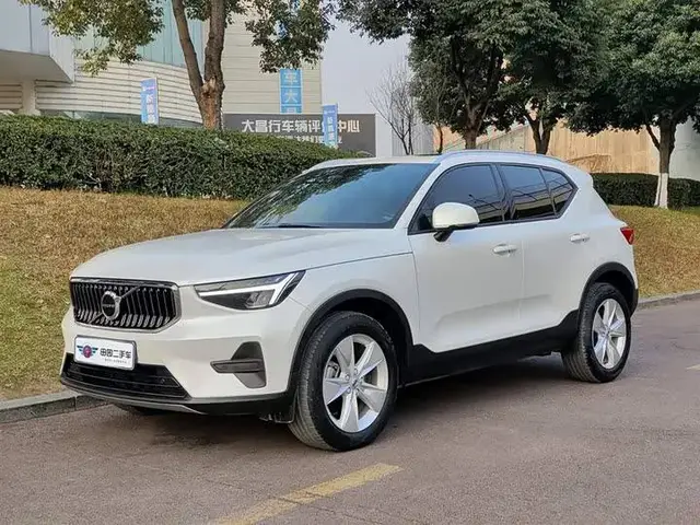 VOLVO XC40 B3 2023