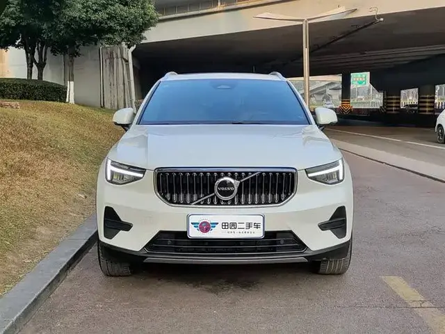 VOLVO XC40 B3 2023
