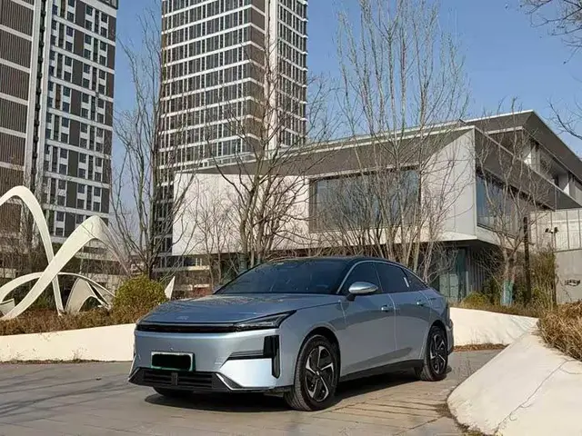 GEELY GALAXY L6 EM-I 140 2025