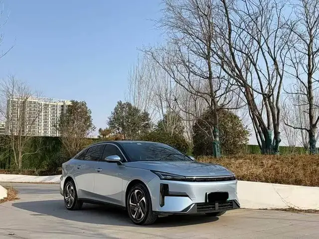 GEELY GALAXY L6 EM-I 140 2025