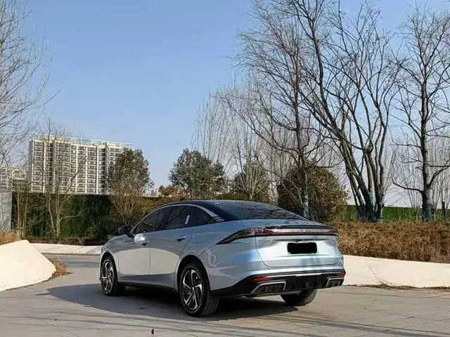 GEELY GALAXY L6 EM-I 140 2025