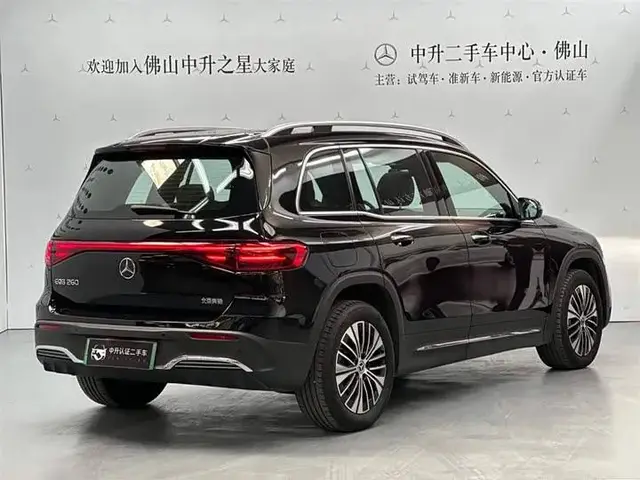 MERCEDES-BENZ EQB 260 2024