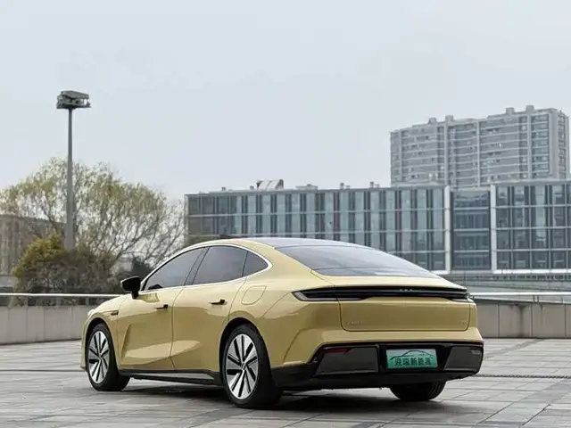 GEELY GALAXY E8 665 2024