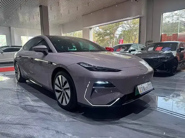 GEELY GALAXY E8 665 2024