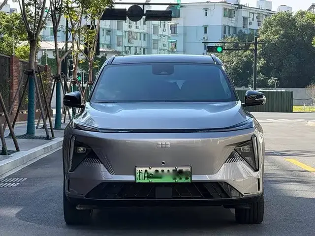 GEELY GALAXY L7 2024