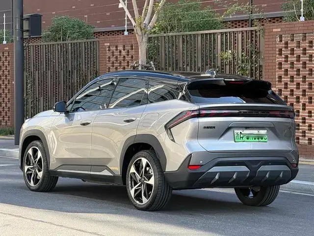 GEELY GALAXY L7 2024