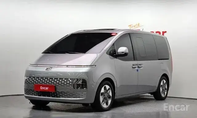 HYUNDAI STARIA 4WD 2023