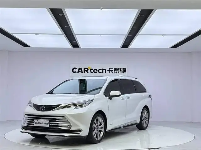 TOYOTA SIENNA HYBRID PLATINUM 2023