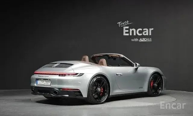 PORSCHE 911 CARRERA 4 GTS 2022