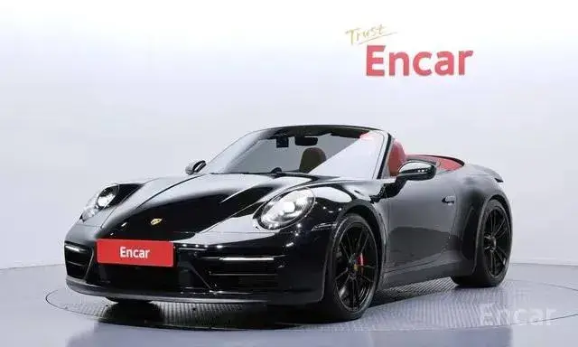 PORSCHE 911 CARRERA 4 GTS 2022