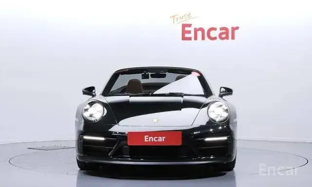 PORSCHE 911 CARRERA 4 GTS 2022