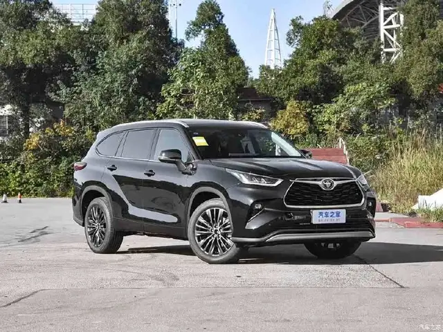 TOYOTA HIGHLANDER 380T 4WD 2026