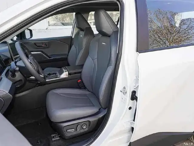 TOYOTA RAV 4 4WD LUXURY 2026