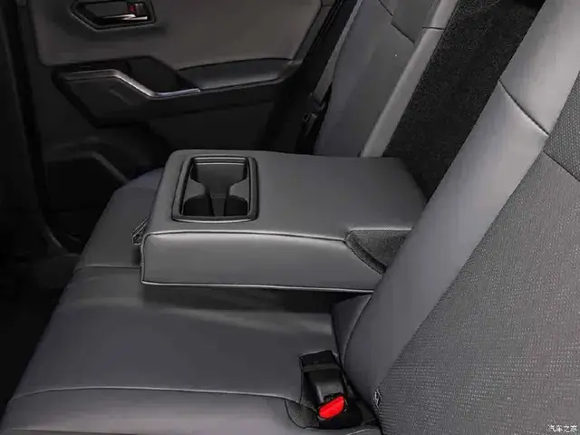 TOYOTA RAV 4 4WD LUXURY 2026