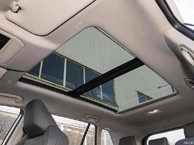 TOYOTA RAV 4 4WD LUXURY 2026