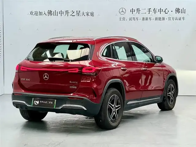 MERCEDES-BENZ EQA300 4MATIC 2024