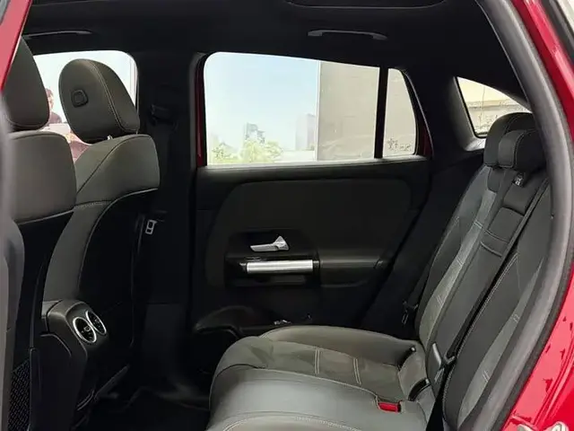 MERCEDES-BENZ EQA300 4MATIC 2024