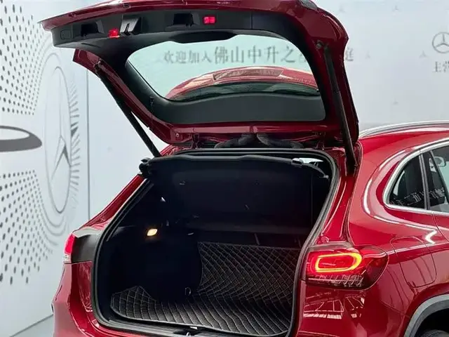MERCEDES-BENZ EQA300 4MATIC 2024