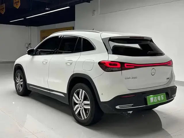 MERCEDES-BENZ EQA260 2023