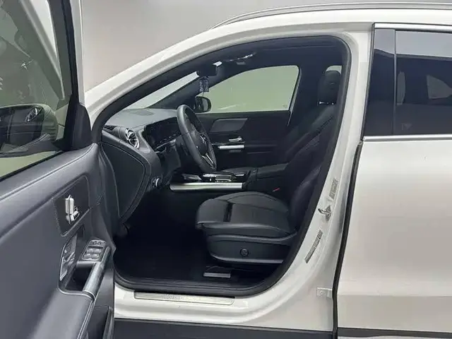 MERCEDES-BENZ EQA260 2023