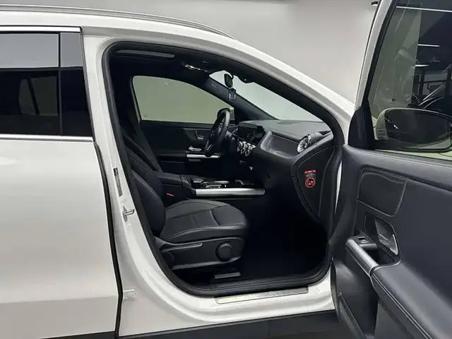 MERCEDES-BENZ EQA260 2023