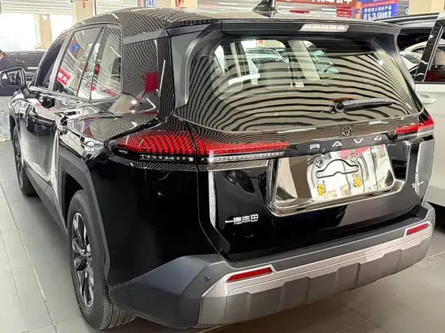 TOYOTA RAV4 LUXURY 2026