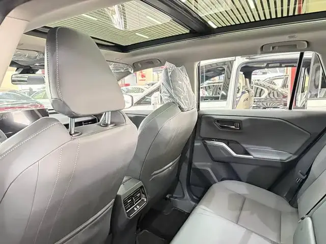 TOYOTA RAV4 LUXURY 2026