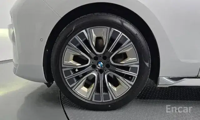 BMW 740I SDRIVE DESIGN PURE 2023