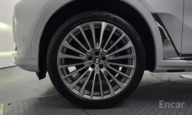 BMW X7 2022