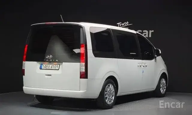 HYUNDAI STARIA TOURER 9-SEATER MODERN 2022