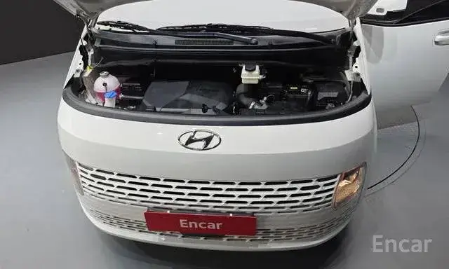 HYUNDAI STARIA TOURER 9-SEATER MODERN 2022