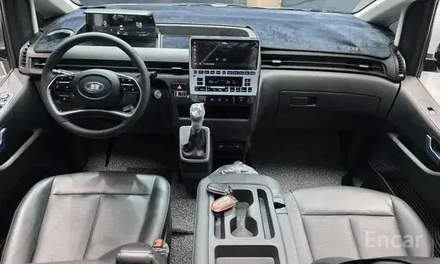 HYUNDAI STARIA TOURER 9-SEATER MODERN 2022