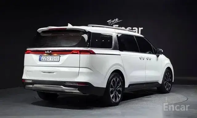 KIA CARNIVAL SIGNATURE 2022
