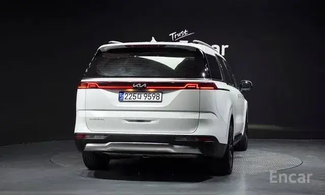 KIA CARNIVAL SIGNATURE 2022