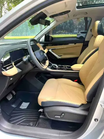GEELY BOYUE L 2022