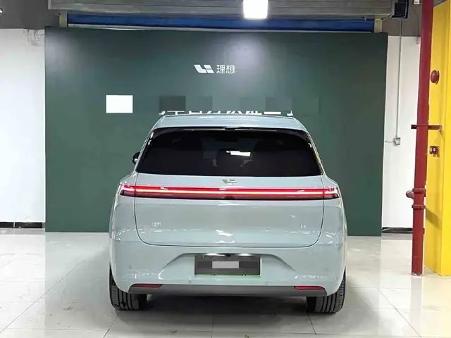 LI AUTO L6 MAX 2025
