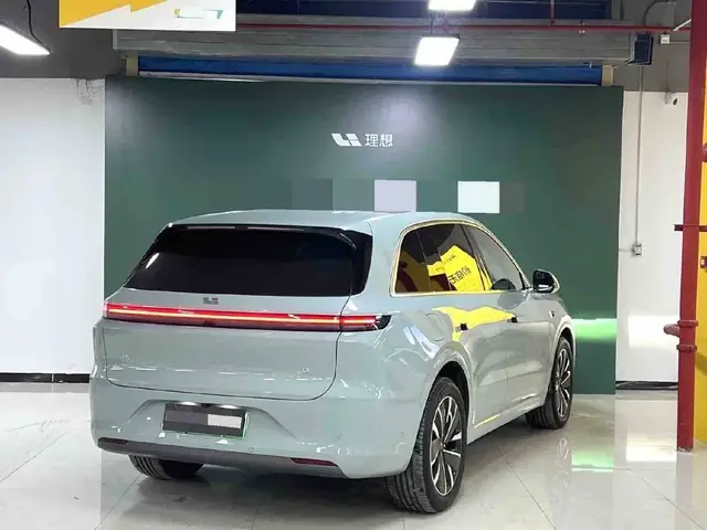 LI AUTO L6 MAX 2025