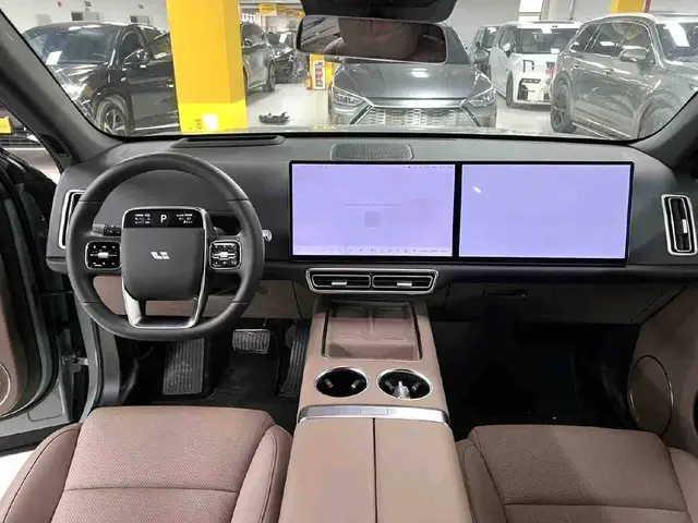 LI AUTO L6 MAX 2025