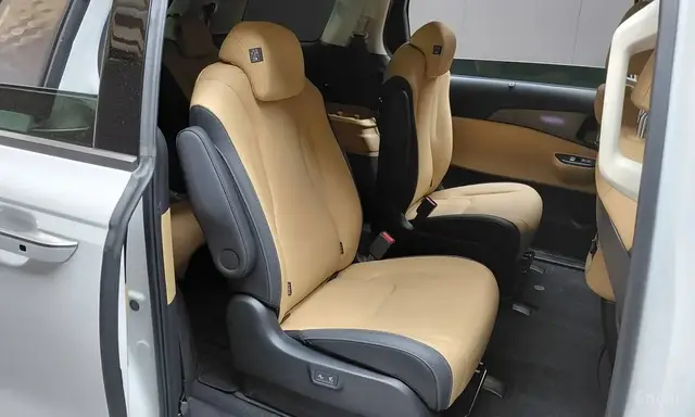 KIA CARNIVAL SIGNATURE 2022