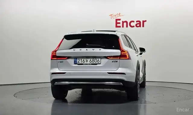 VOLVO V60 CROSS COUNTRY B5 2023
