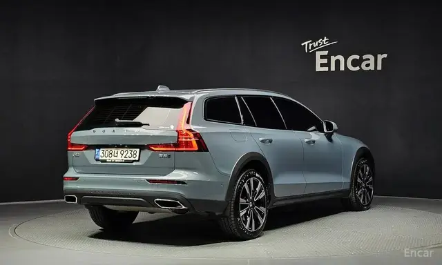 VOLVO V60 CROSS COUNTRY B5 2022