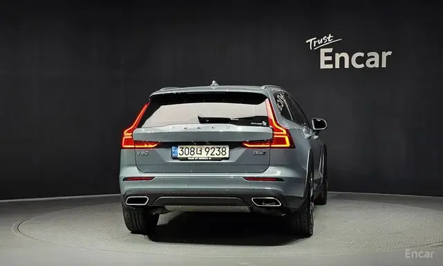 VOLVO V60 CROSS COUNTRY B5 2022