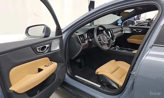 VOLVO V60 CROSS COUNTRY B5 2022