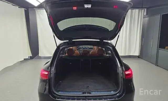 MERCEDES-BENZ GLC220D 4MATIC 2023