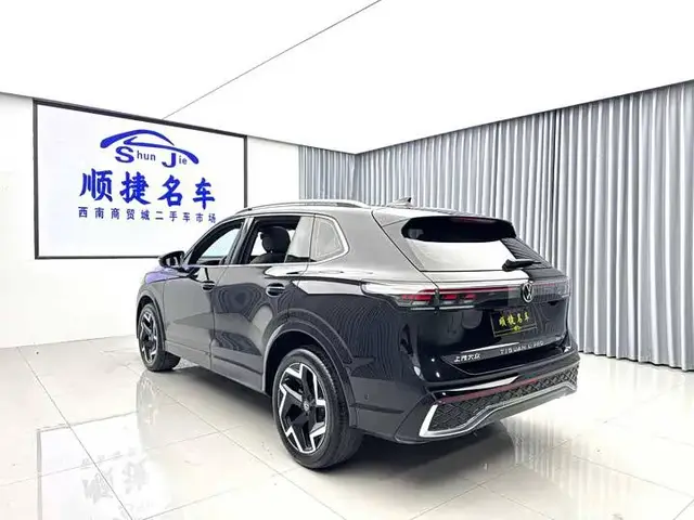 VOLKSWAGEN TIGUAN L RLINE 2025