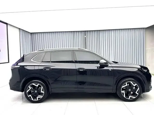 VOLKSWAGEN TIGUAN L RLINE 2025