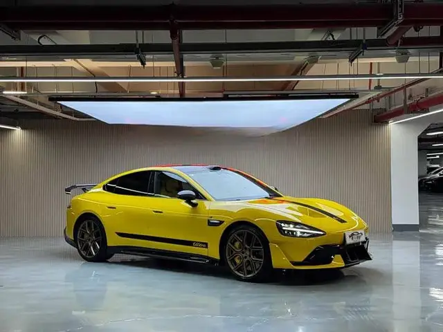 XIAOMI SU7 ULTRA 2025