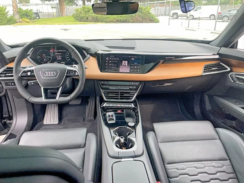 AUDI E-TRON GT PREMIUM PLUS 2024