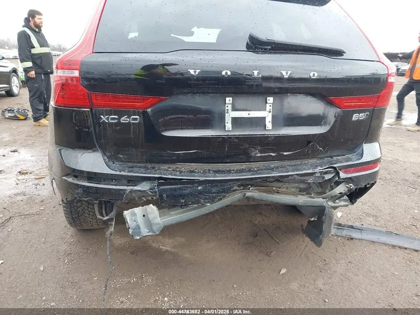 VOLVO XC60 B5 MOMENTUM 2022