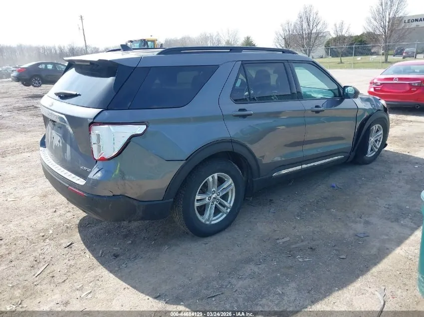 FORD EXPLORER XLT 2021